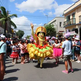 escolas da rede municipal de Lauro de Freitas realizam bloquinhos de Carnaval